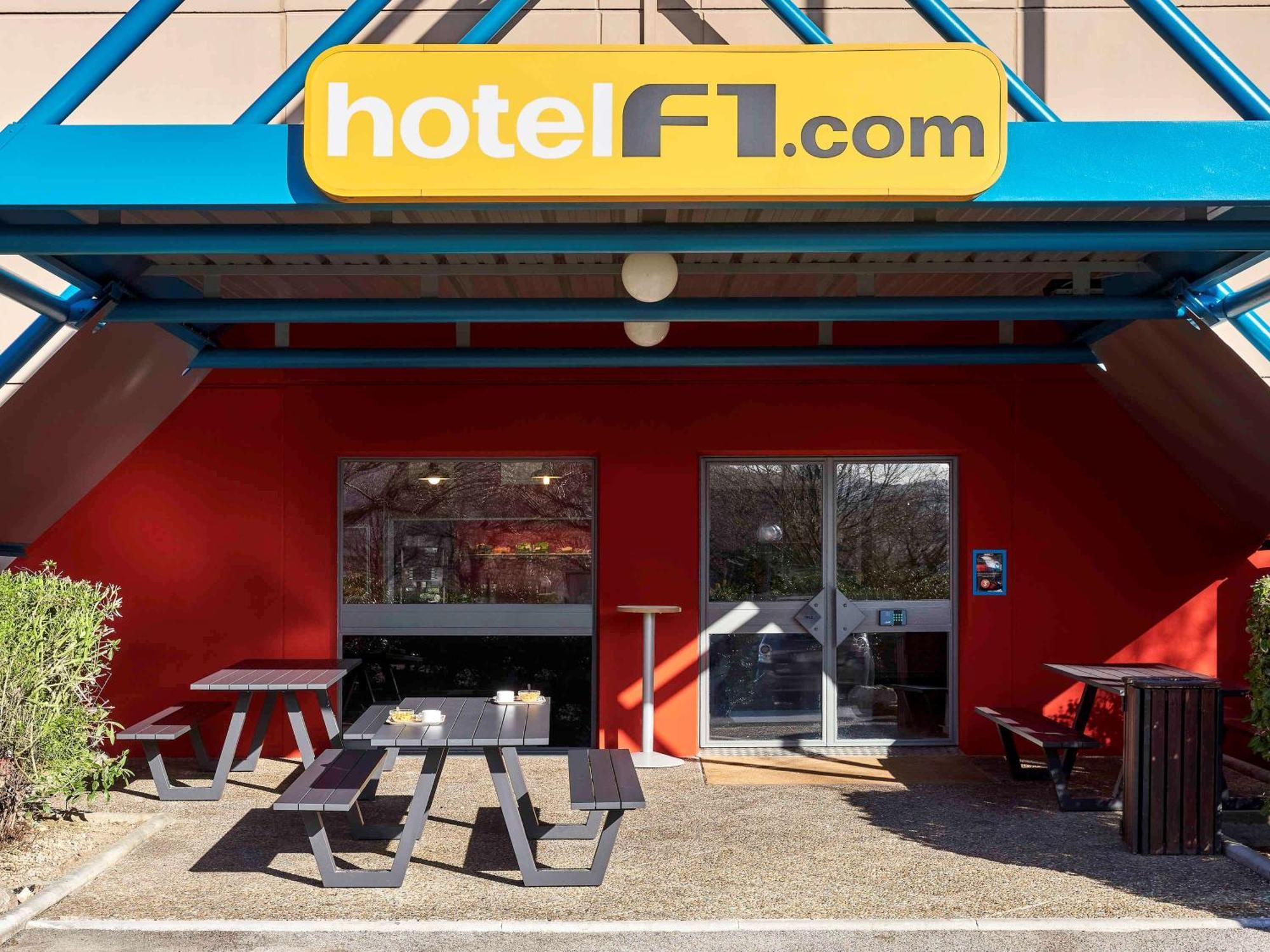 Hotelf1 Lille Metropole モン＝ザン＝バルール エクステリア 写真
